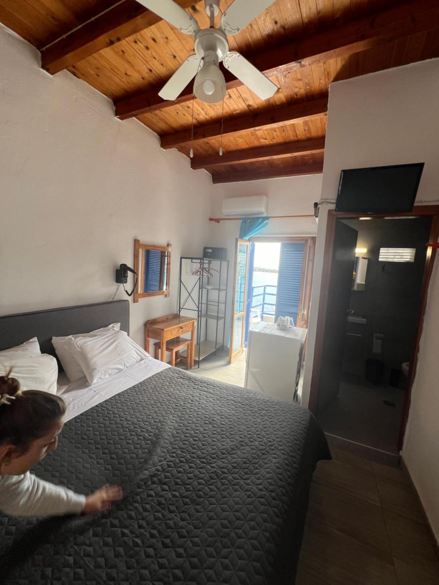 Scirocco Rooms Loutró Extérieur photo
