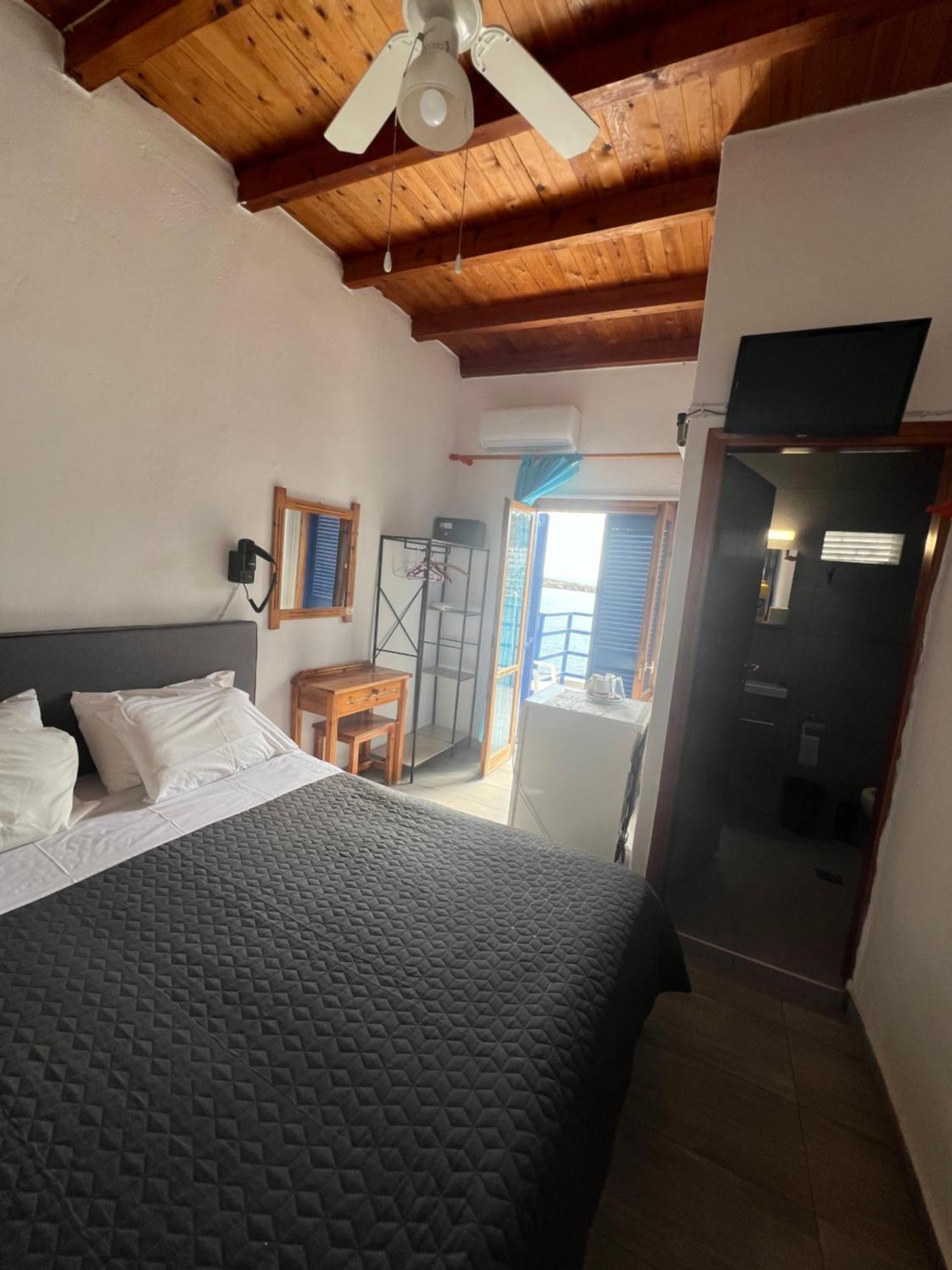 Scirocco Rooms Loutró Extérieur photo