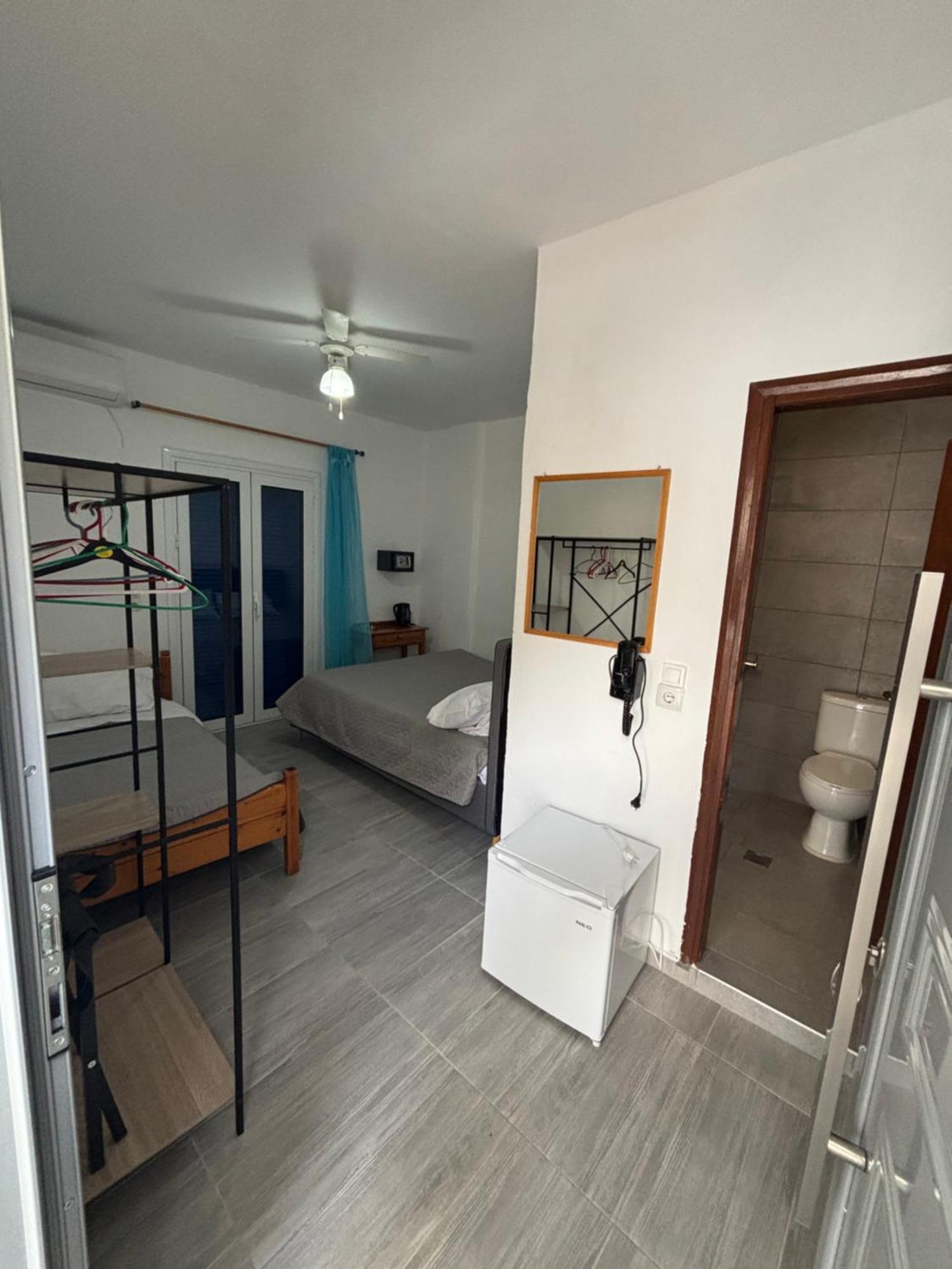 Scirocco Rooms Loutró Extérieur photo